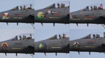 Gli ultimi sei F-15E ritornano dalla Giordania con le arti del naso e i segni di uccisione dei droni