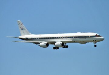 NASA’s DC-8-72 N817NA salutes the Bay Area on its final flight