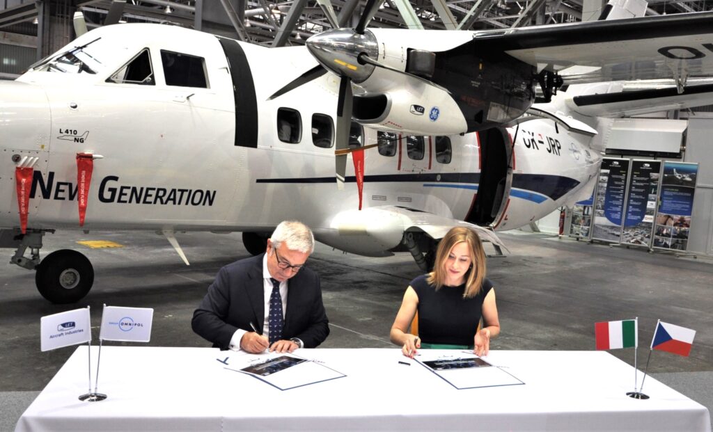 Pierfederico Scarpa, Vice President Strategy, Marketing and Sales of Avio Aero, and Alena Medova, Chairman of the Boardat Aircraft Industries, sign the contract between Avio Aero and Aircraft Industries