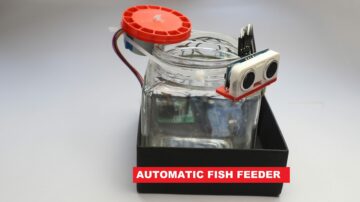 Arduino này đang cho cá ăn