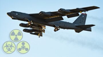 חיל האוויר האמריקני בודק זמני טיהור אדים עבור ה-B-52 במקרה של תקיפה כימית
