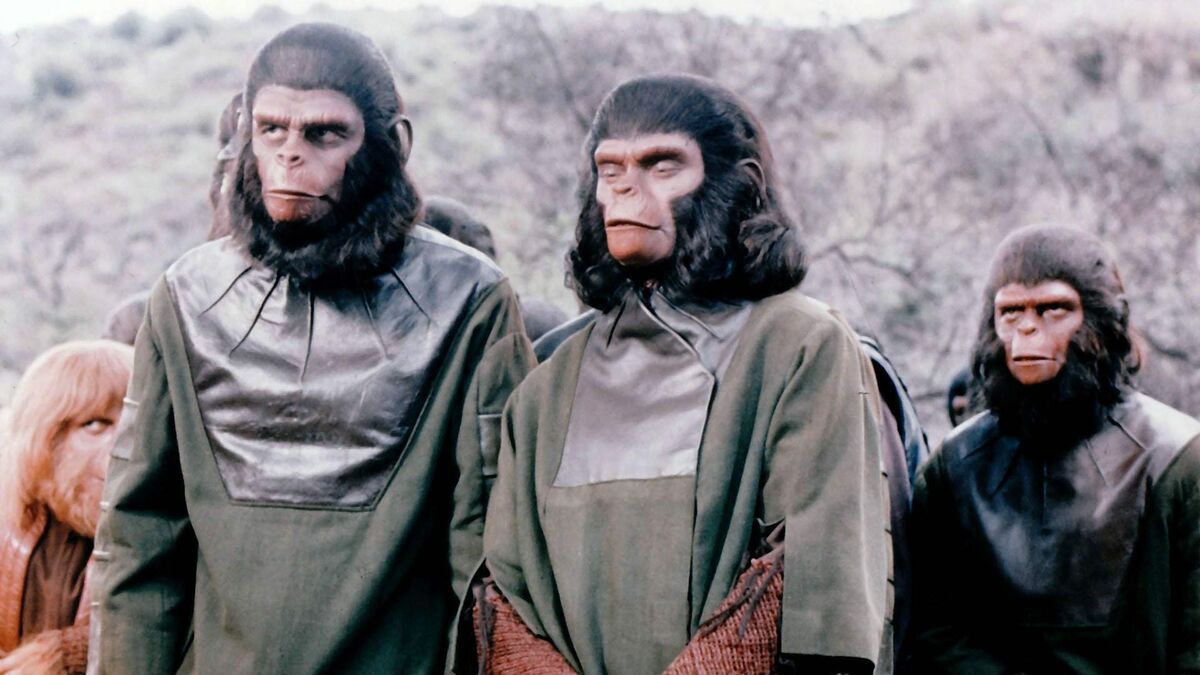A group of apes in futuristic clothing looking sternly in Battle for the Planet of the Apes.