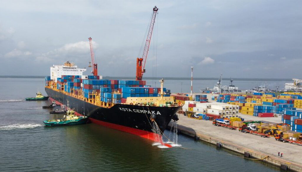 Logistics BusinessMultipurpose Terminal welcomes its Largest Boxship